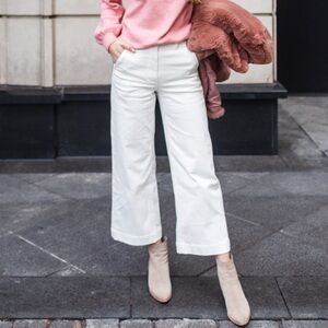 American Eagle White Wide Leg Crop Jeans Size 8 W29